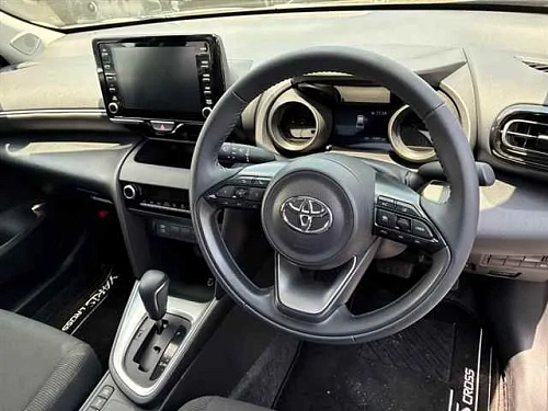 TOYOTA YARIS CROSS 2023