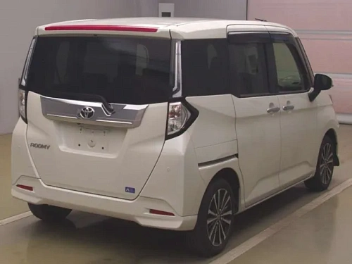 TOYOTA ROOMY 2023