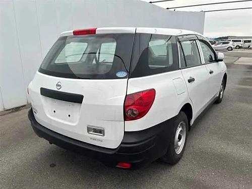 NISSAN AD 2021