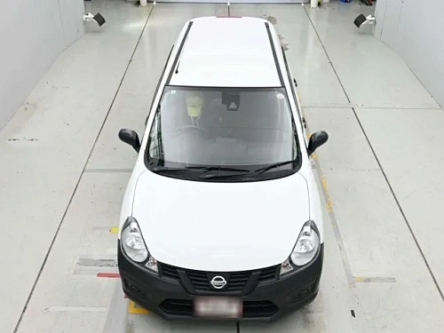 NISSAN AD 2021