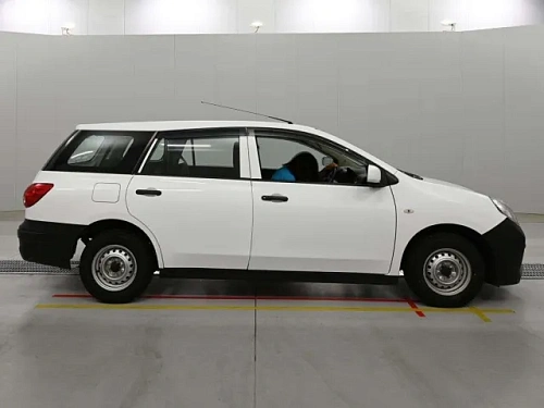 NISSAN AD 2022