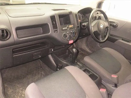 NISSAN AD 2021